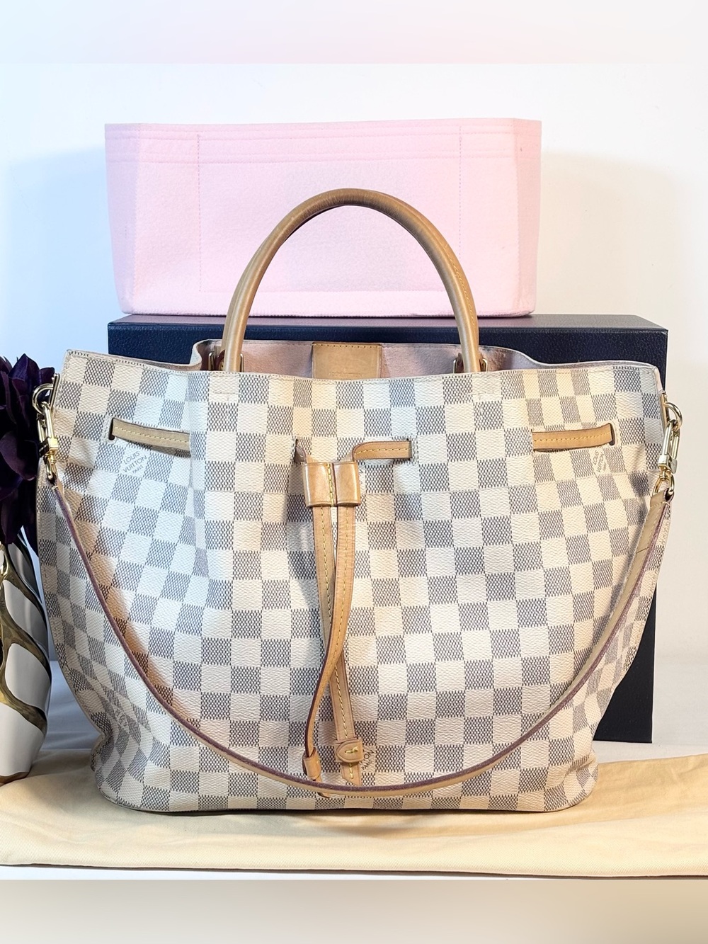 Beautiful Louis Vuitton Girolata